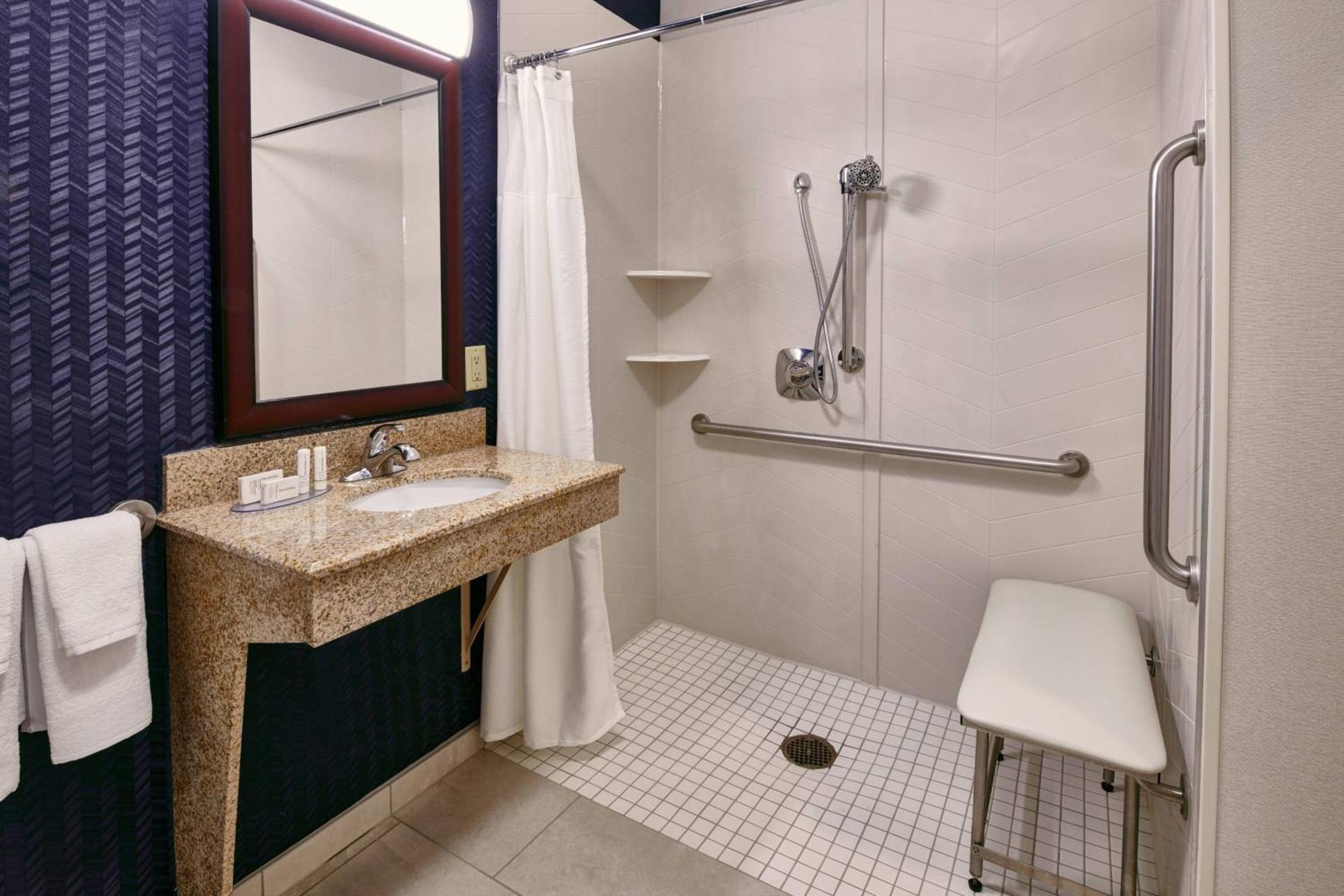 Fairfield Inn & Suites Detroit Лівонія Екстер'єр фото